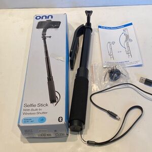 NIB ONN Selfie Stick
